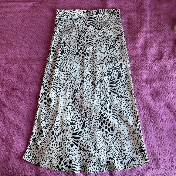 Forever 21 Skirts Black And White Animal Print Midi Skirt Poshmark